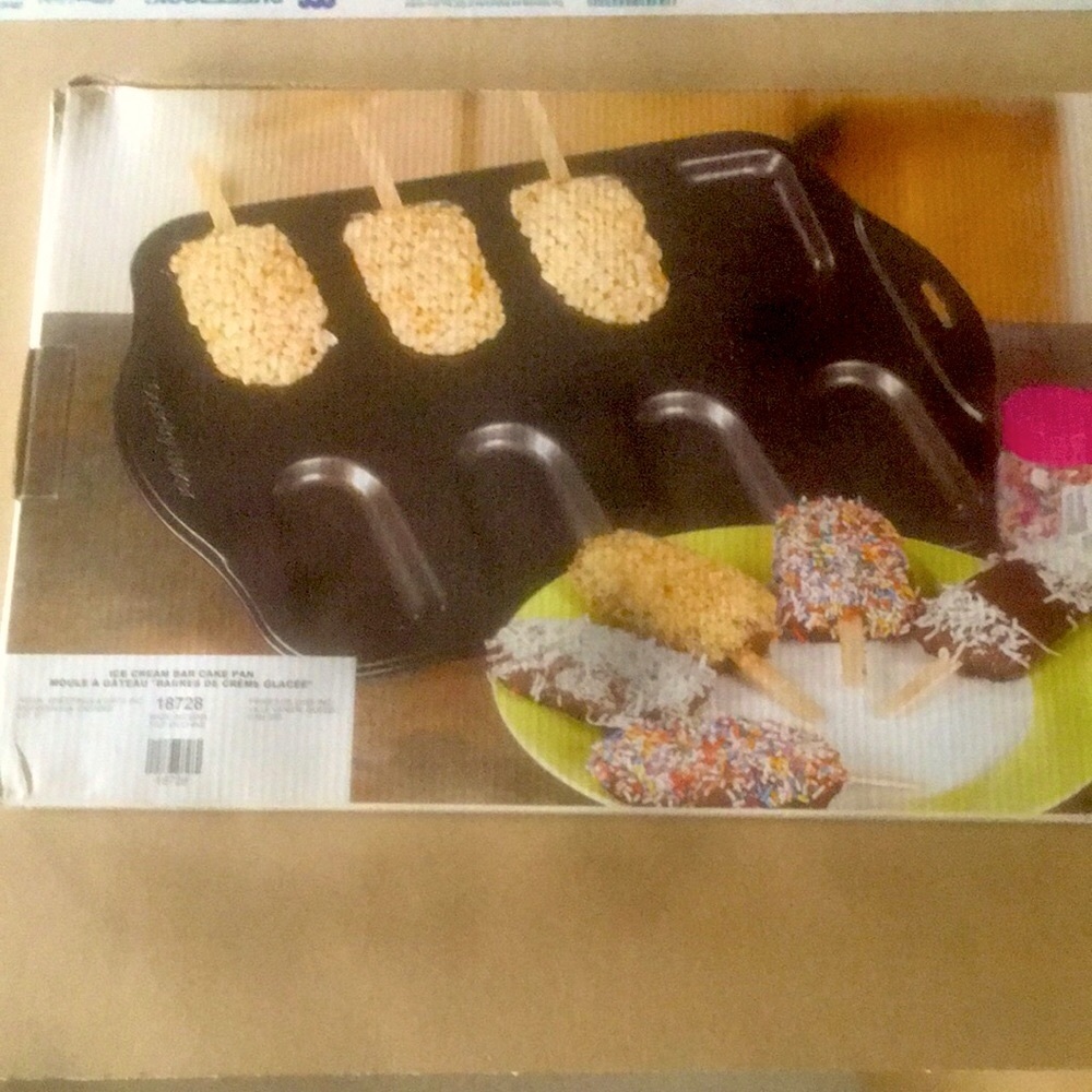 Country Baker Ice Cream Bar Cake Pan 8 Cavity Dishwasher Safe NWT